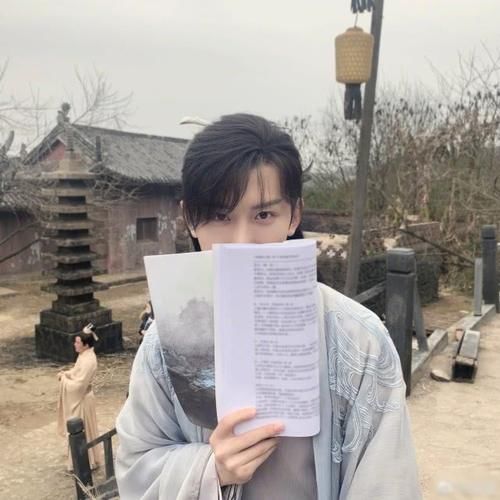 『孟子』《一年级》终于火了！虞书欣选秀走红，孟子义招黑，成毅新剧呼声高