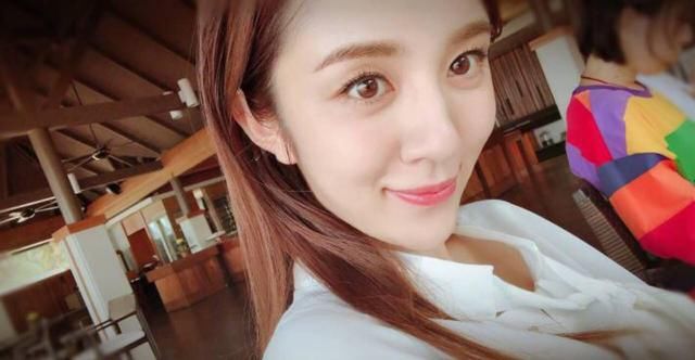 王晓晨瘦了好多，感觉都脱相了！这样的自拍直叫人想表白