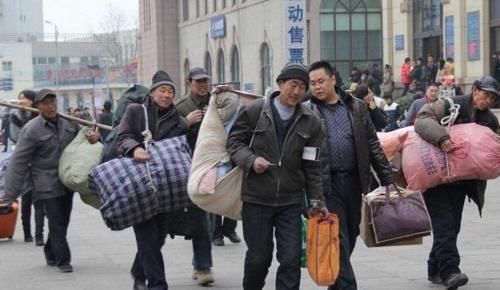 为啥多数人宁愿坐20小时火车，也不愿坐3小时飞机？原因真现实！