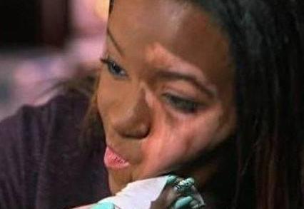 女子七年从不卸妆，男友夜间等她睡着给她卸妆，结果让男朋友不知