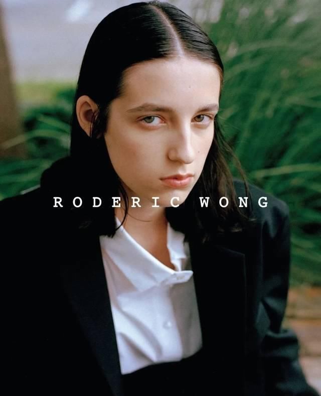  『RODERIC』“时尚潮流就是说丑恶，因此半年就换一次”——RODERIC WONG的“反时尚潮流”