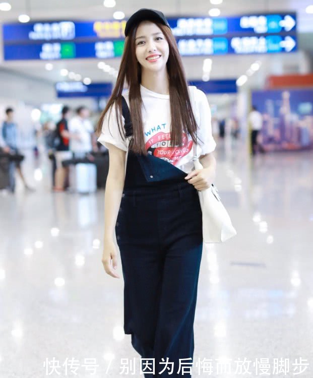 佟丽娅为新戏接长发，秒变18岁美少女，换了发型堪比整容