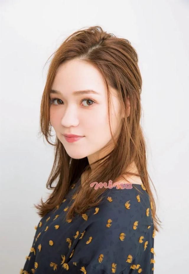 「涂抹于发」每刻美丨五一可以适当出游啦 你必须学会DIY发型打理方法!
