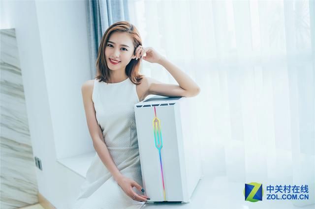 清爽高颜值 小姐姐和月光宝盒搭配更美