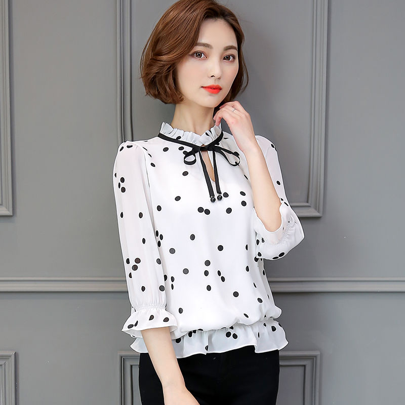 九月上新!显瘦又显白小衫!搭配小脚裤，43岁老婆都穿出美女范