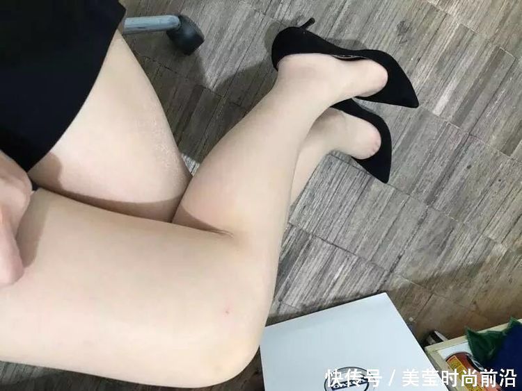 对于爱美的女人来说出门可以不化妆，但是不能不穿高跟鞋