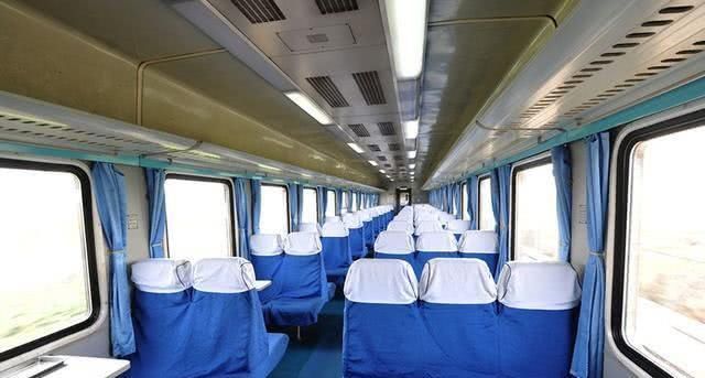  座位|为啥火车座位面对面，而高铁都是一个方向？看完长见识了