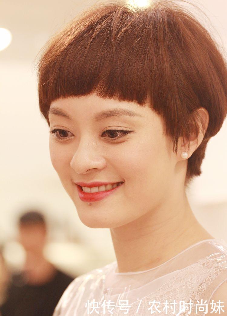 孙俪周冬雨教发量少的女孩子选发型，原来能不能剪短发要看这里