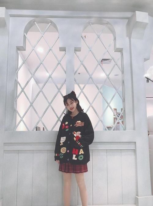  「女生」最潮范儿美搭，小个子女生不知道怎么穿？记住这5个技巧，轻松“长高”十公分