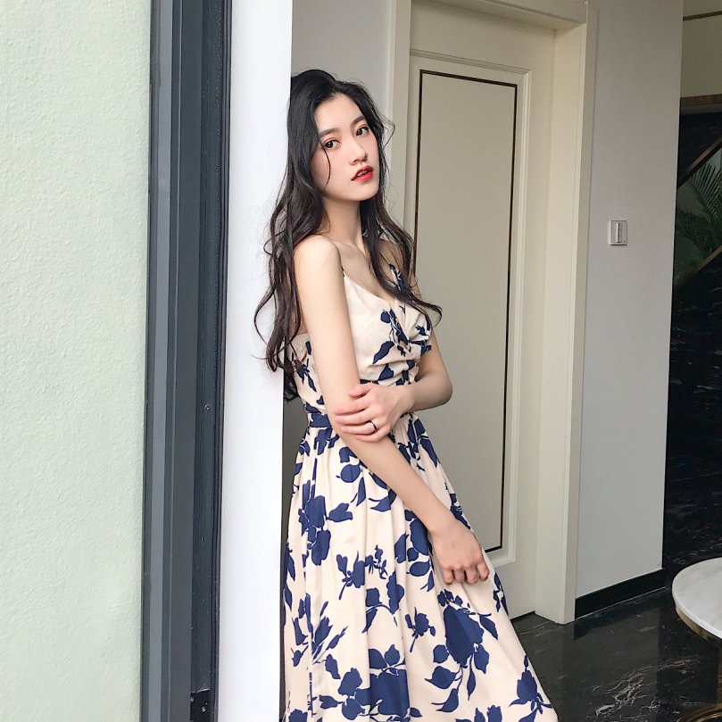 老婆居然偷偷买了这种露背沙滩裙，穿上又白又嫩，美的让人心醉