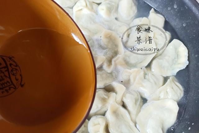  『全身』春天吃饺子推荐 苜蓿，全身都是宝，出锅鲜嫩多汁，连吃三盘真过