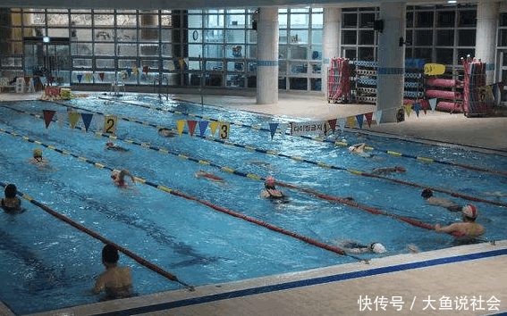 16岁女生泳池游泳后怀孕, 家长索赔30万, 真相大白后: 脸丢完了