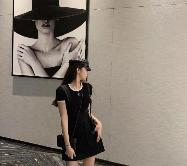  『能体现出女』会穿的女生才有气质，时尚不代表繁琐与昂贵，简单也能穿出高品味