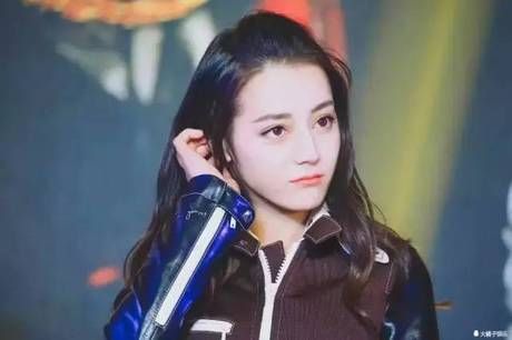 明星抖音粉丝排行:杨颖第三,陈赫第二,第一才发