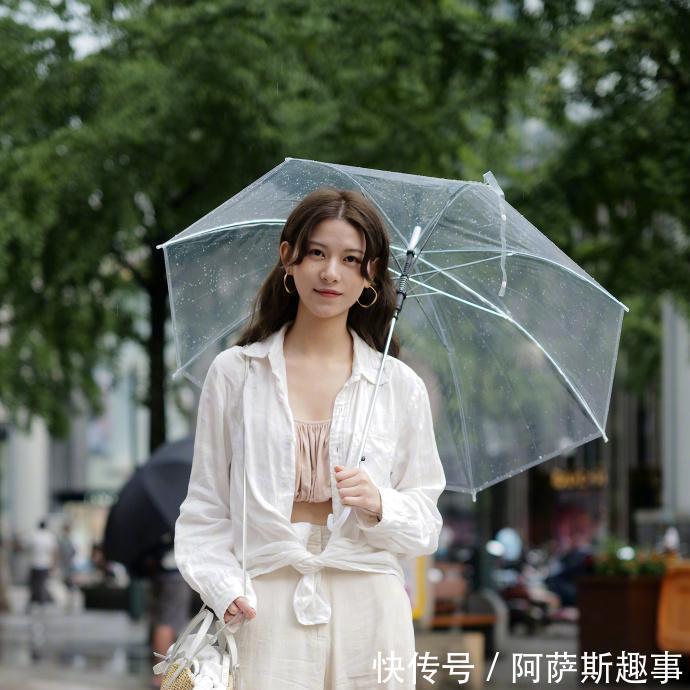 重庆街拍 难怪女生都渴望大长腿!