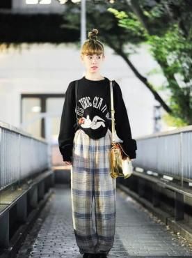  满满：冠军女孩刘诗雯获奖后走机场，粉色小熊卫衣搭运动裤，少女心满满