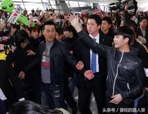 宋祖德揭露明星接机真相，网友：现在越来越觉着宋先生可爱了