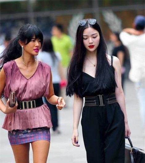  风哥|风哥街拍：温婉可人的美女，塑造腿部线条