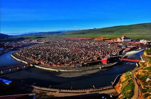 国内最大的尼姑庵，拥有2万名女尼，但有一项规定让人费解