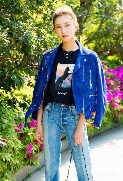 32岁江疏影穿九分牛仔裤配直接现身！网友：气质好，穿啥都好看