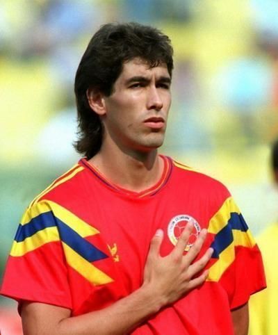 世界杯成名的球星,有人飞黄腾达,有人却命丧黄