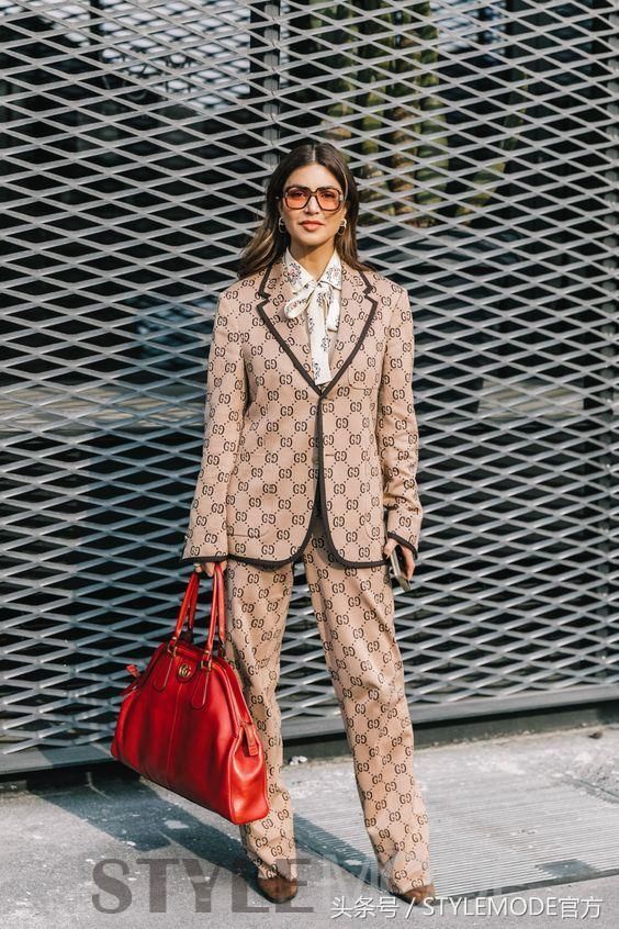 现在流行的是让你看到我的LOGO