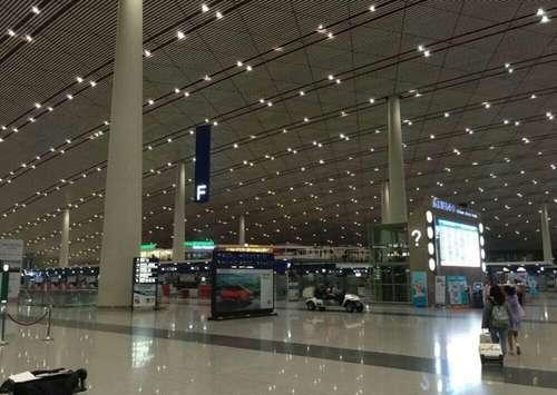 800亿建中国最大机场，每天2万人赶工打造，面积高达82万平方米