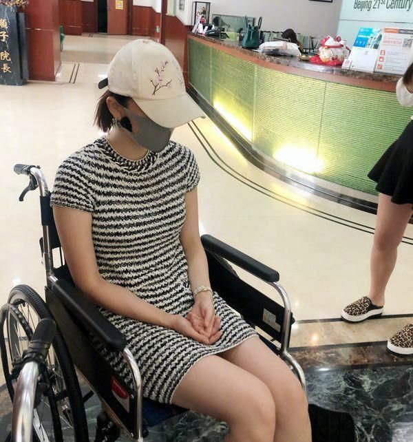 30岁女星突然入院，助理曝光更多内幕：心脏不好还乱吃减肥药！