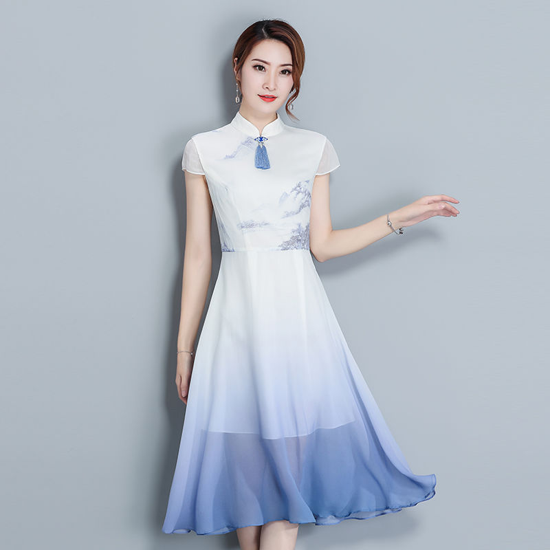 让60后女人情有独钟的旗袍裙，又出新款了，高贵还显气质