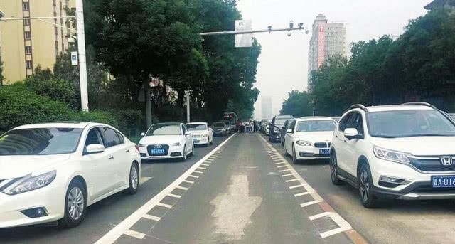 “锯齿车道”到底应该怎么走？老司机：看清楚在走，否则分不够扣