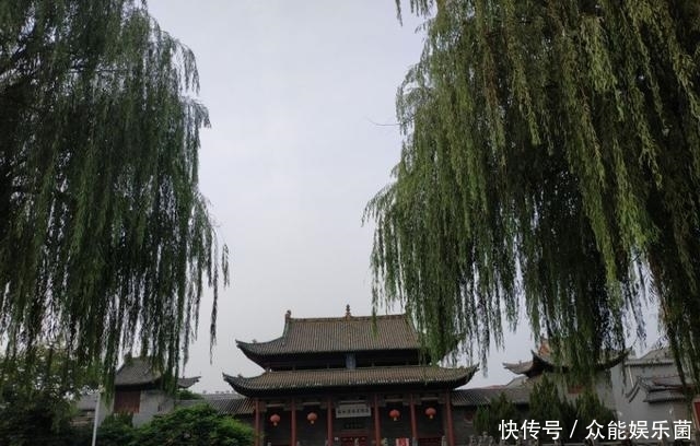 从不声张的洛阳民俗博物馆大门