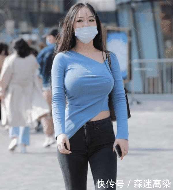 适合|不规则的蓝色上衣,只适合微胖女人穿,否则穿不出这时髦效果