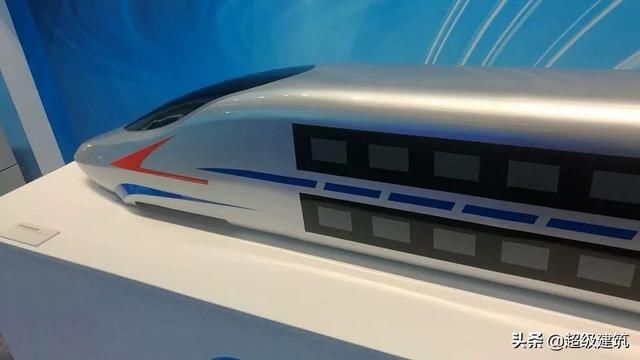 中国高铁双层动车组横空出世，指标超越新干线！