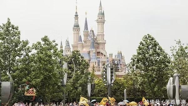 中国“最拥挤”的景区，玩的时间比排队时间长？游客：站到你发晕