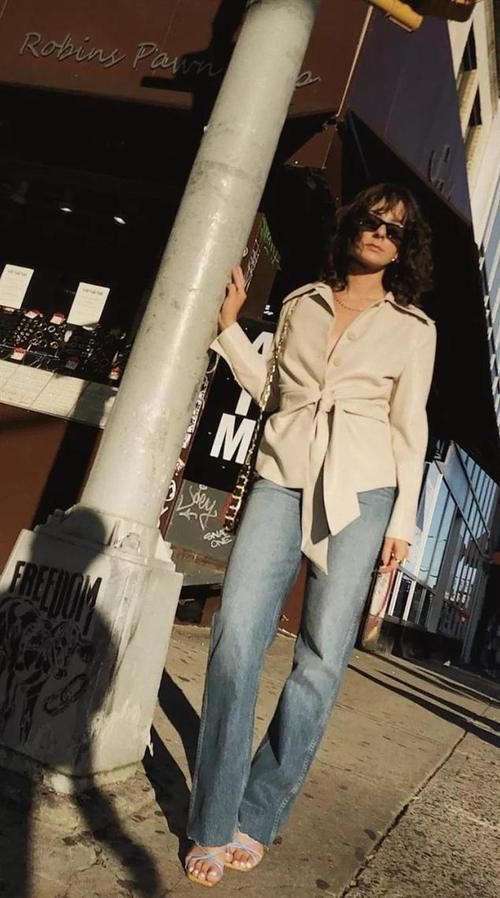  [舒适]早春扔掉你的靴子吧，换双舒适百搭运动鞋更时尚，连明星都在穿