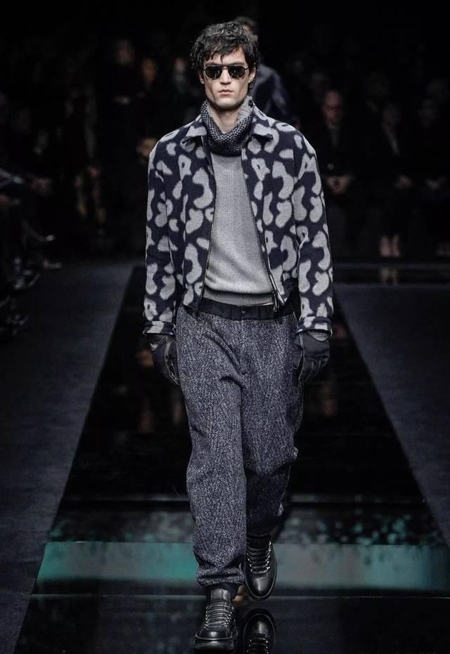  「延续」85岁的Armani先生，一直延续自己的风格，优雅简约的更加年轻化