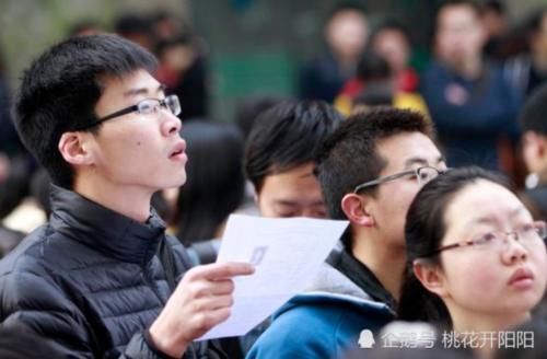  [家暴]公务员不再“高枕无忧”，出现以下4种行为，铁饭碗都将不