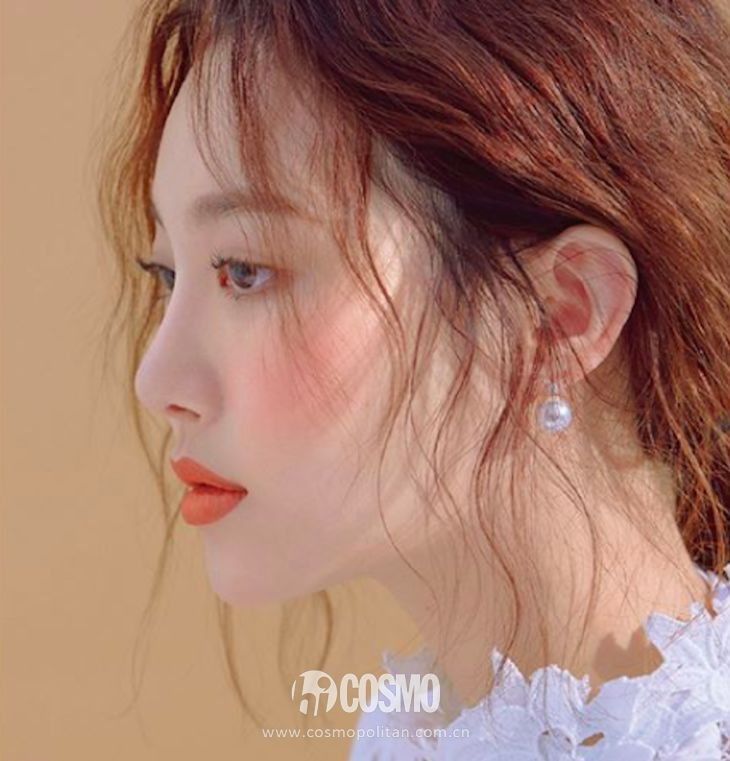 彩妆迷 | 最修饰脸型的害羞感腮红?被我两步搞定