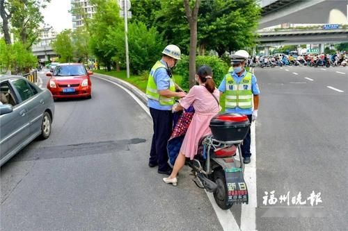 交警|福州严查!电动车这样上路,罚!