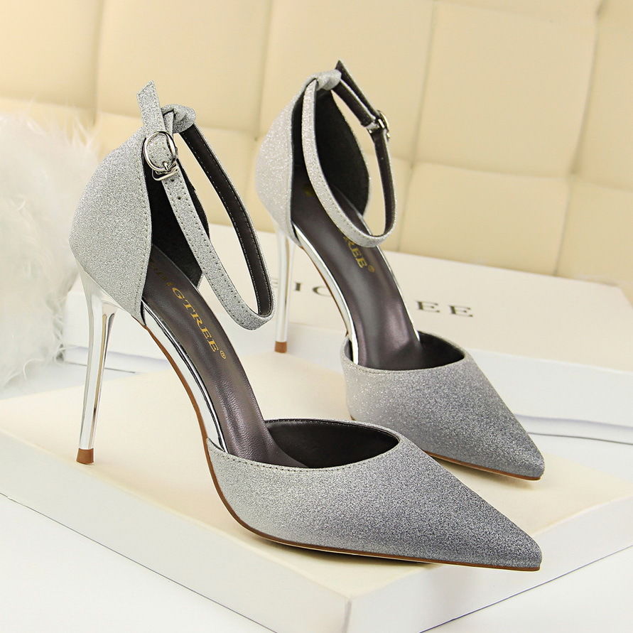 不到1米6的小个子女人，推荐你这些高跟鞋，时髦又显高