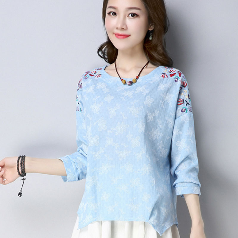 自从老妈买2件棉麻衫，连旗袍都不穿了，好看又减龄，都夸她洋气