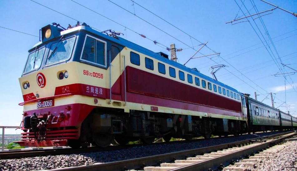 中国唯一的“宾馆”火车：从夜晚出发凌晨就到达，中途却不停车？