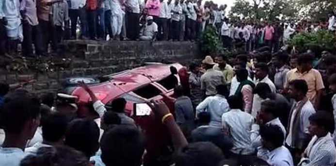 谷歌工程师给印度孩子分巧克力,被当成人贩子,遭当地人打死