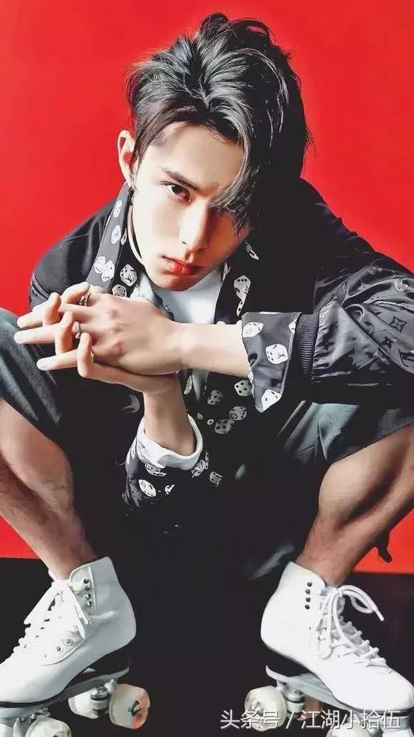 揭秘王鹤棣家庭背景，网传富二代本人亲自辟谣