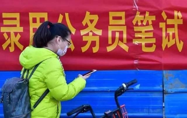 25岁考上公务员和34岁考上公务员，差距有多大？看看这3点