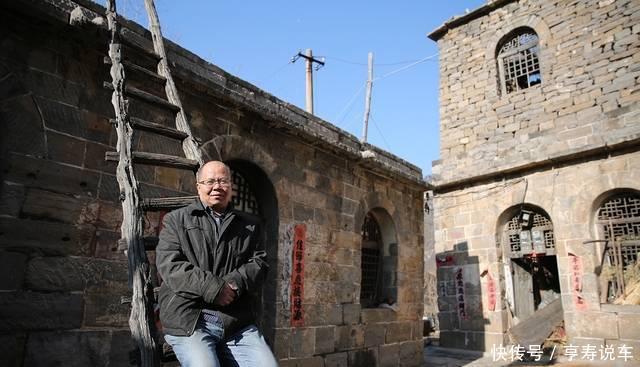 “悬崖”上废弃的窑洞村： 全村娶妻难, 50年间仅娶进一个媳妇儿