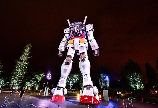  【台风】台风过后，日本那个等身高达不仅没倒，反而被台风给洗