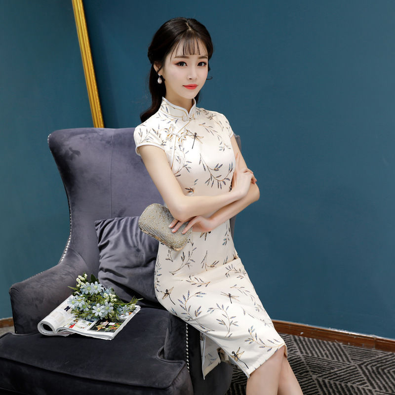 美到尖叫!有种“国色”旗袍裙，优雅诗意，男人看了都挪不开眼