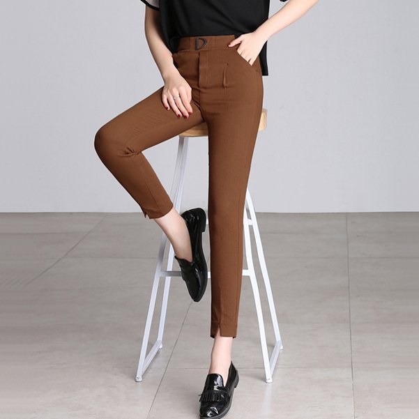 身高不足1米6，入秋后裤子别乱穿!九分烟管裤+马丁靴，巨显高