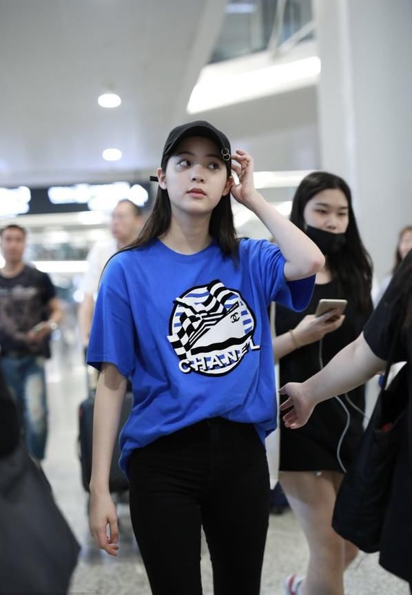 王丽坤92斤，欧阳娜娜94斤，两人同穿紧身裤，画风差距可不止2斤